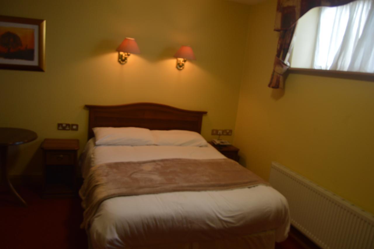 The Anglers Rest Hotel Headford Kültér fotó